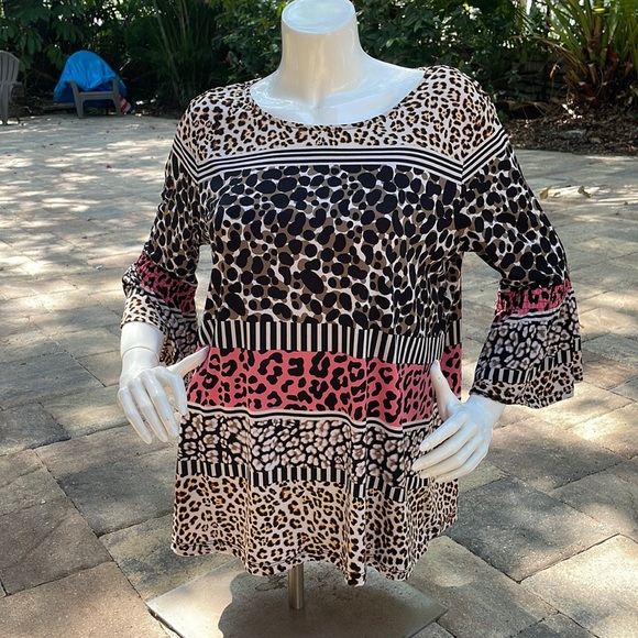 Ellen Tracy top with ruffle 3/4 sleeves - Picture 1 of 5